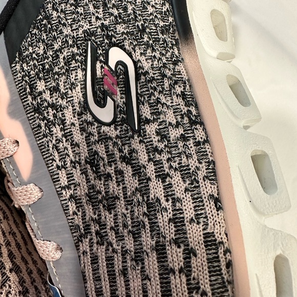 SKECHERS
Black & Light Pink Glide Step Head Start Trainers - Picture 6 of 9